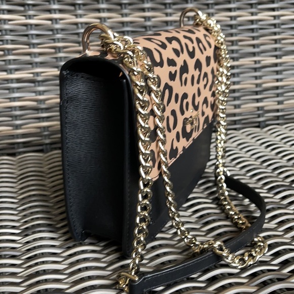 Kate Spade NY remi graphic leopard print pattern flap chain crossbody - Picture 4 of 16